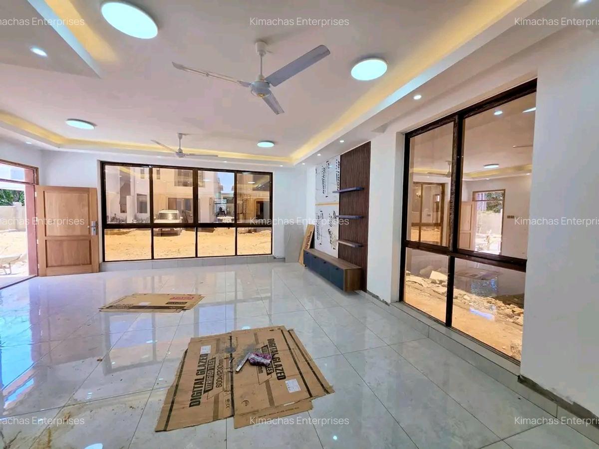 3 Bed Townhouse with En Suite at Kanamai Mtwapa - 10