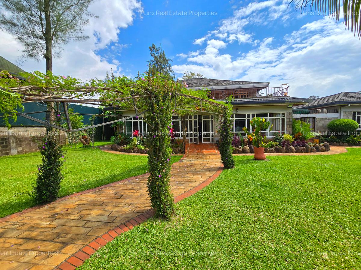 4 Bed House with En Suite in Runda - 1