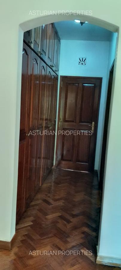 5 Bed Townhouse with En Suite in Karen - 18