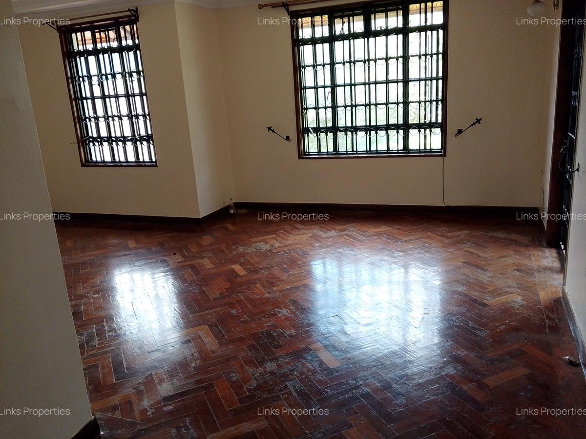 5 Bed Townhouse with En Suite at Karen - 12