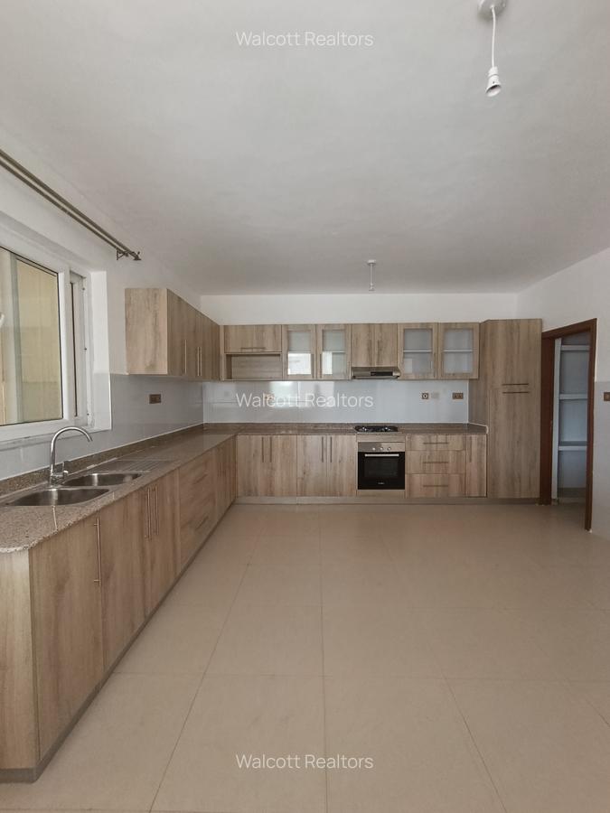 Studio Apartment with En Suite in Westlands Area - 18