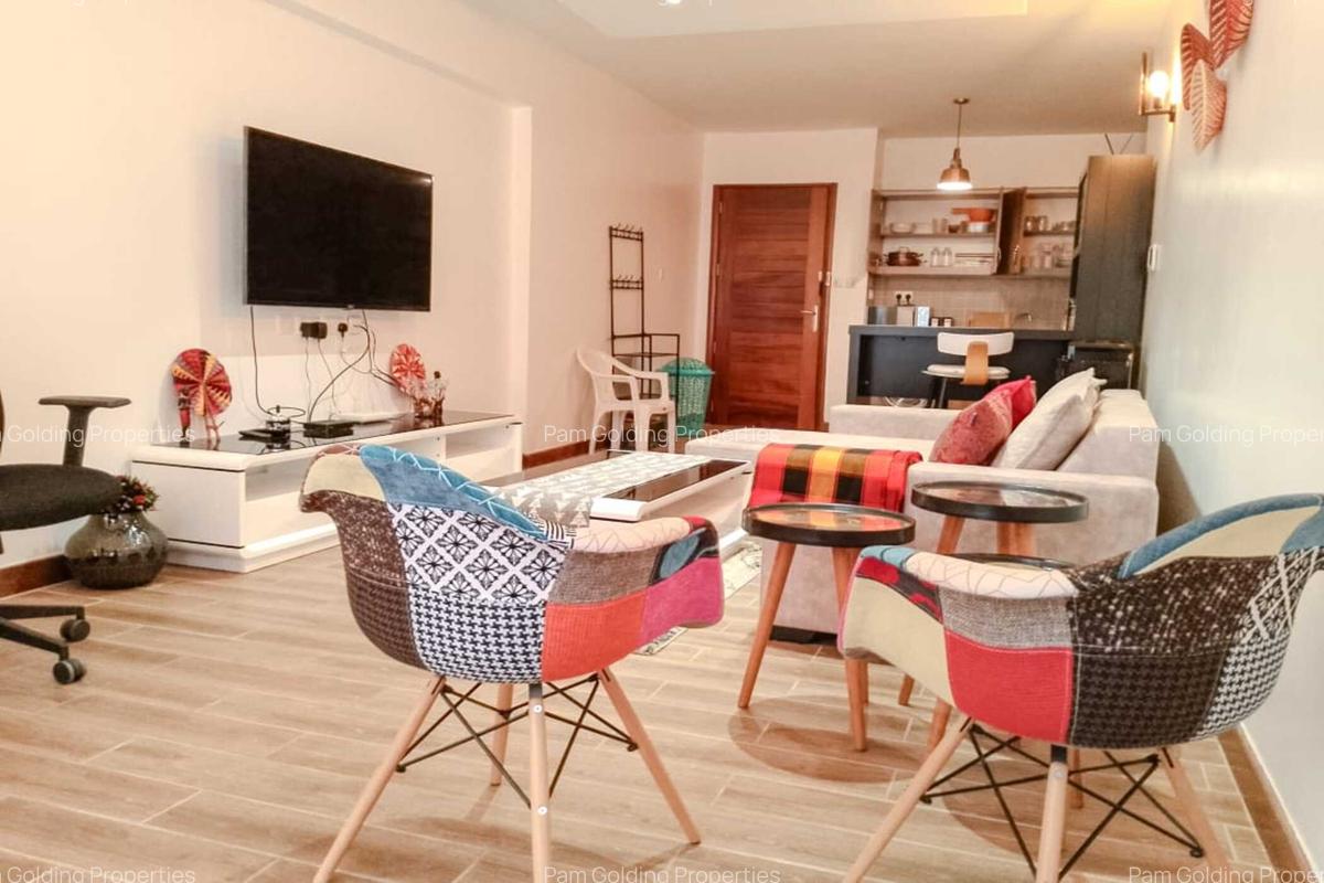 Furnished 1 Bed Apartment with En Suite at Dennis Pritt - 2