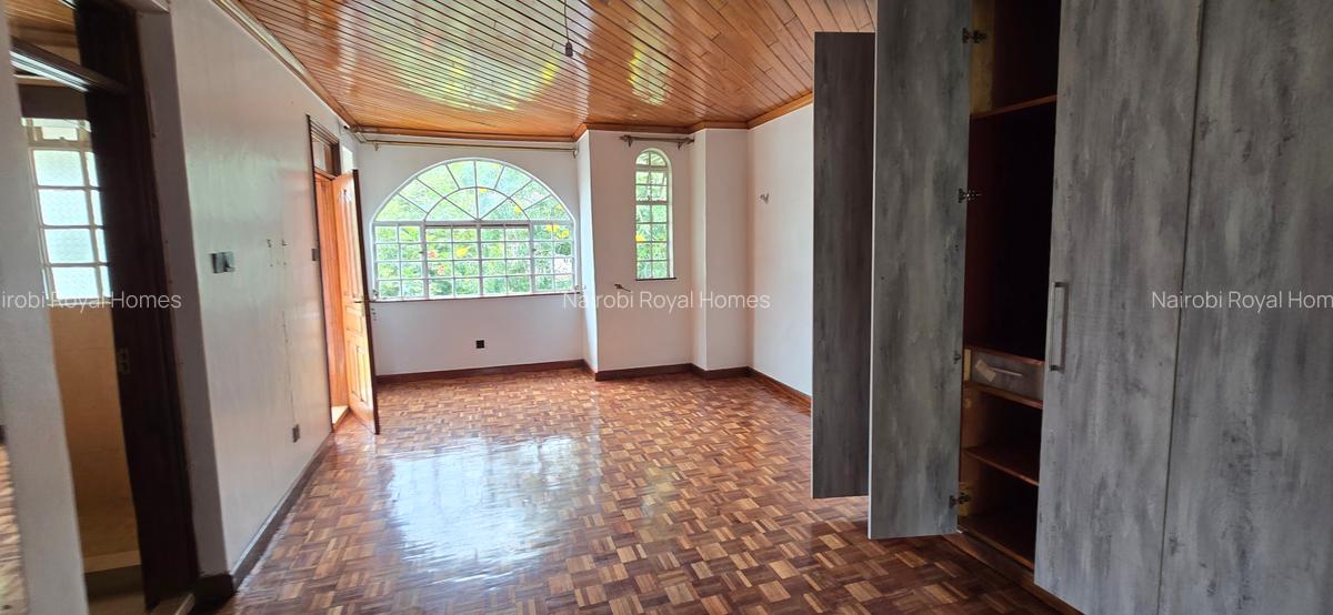 5 Bed Townhouse with En Suite at Off Convent Drive - 5