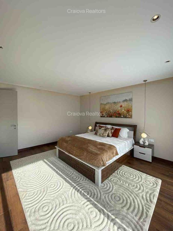 4 Bed Townhouse with En Suite at Links Road - 17