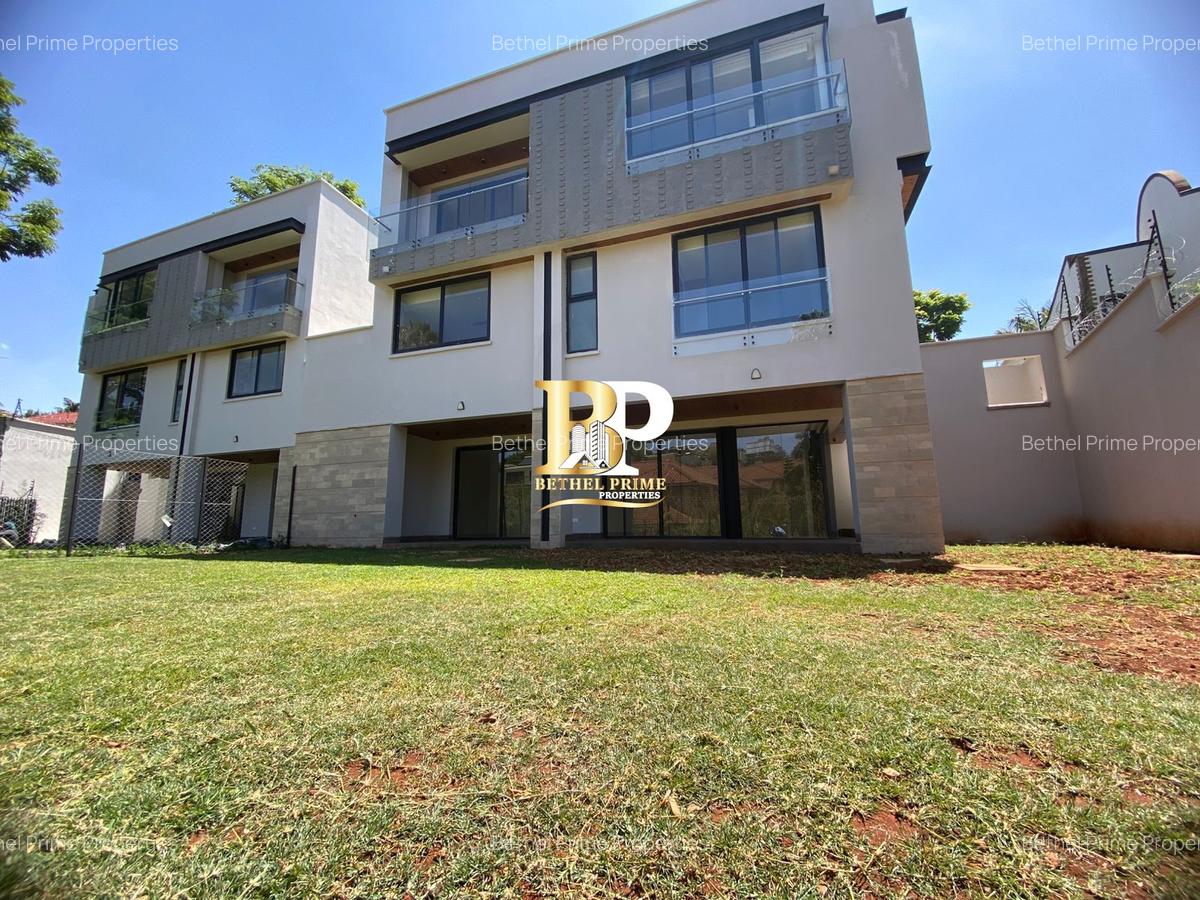 5 Bed Villa with En Suite at Grevillea Groove - 1