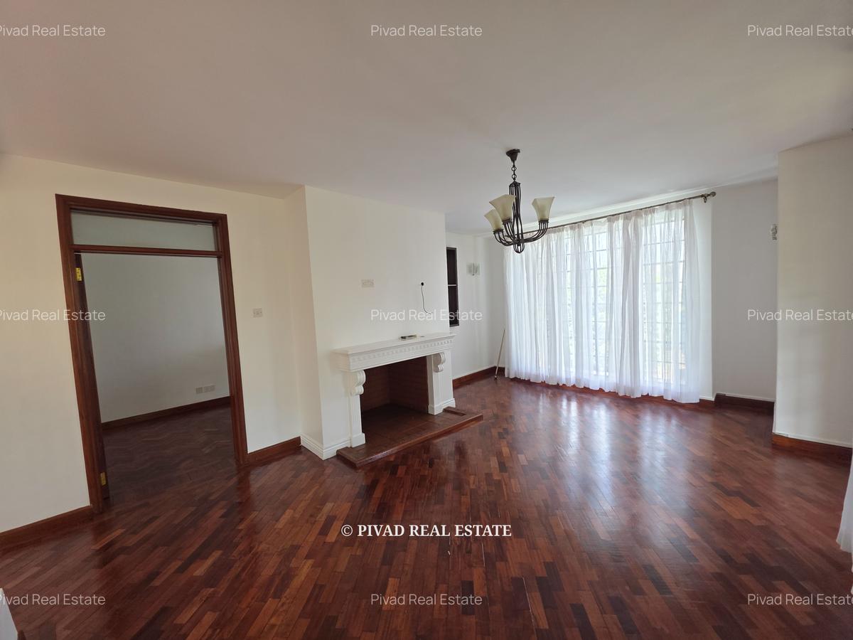 5 Bed House with Swimming Pool in Garden Estate - 10