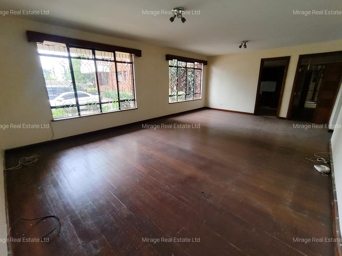 4 Bed Apartment with Parking in Riverside - 7