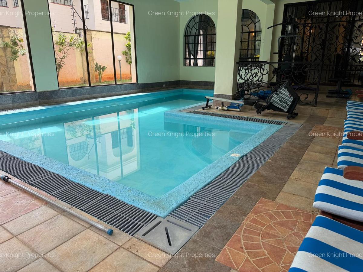 5 Bed House with En Suite in Runda - 3