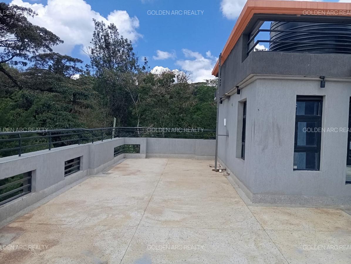 5 Bed Townhouse with En Suite in Karen - 2