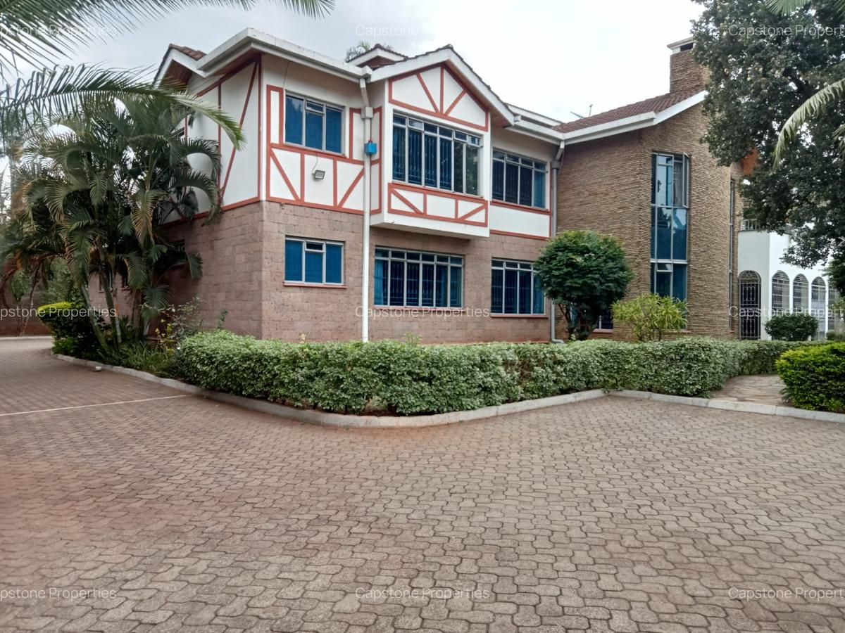 5 Bed House with En Suite in Runda - 16