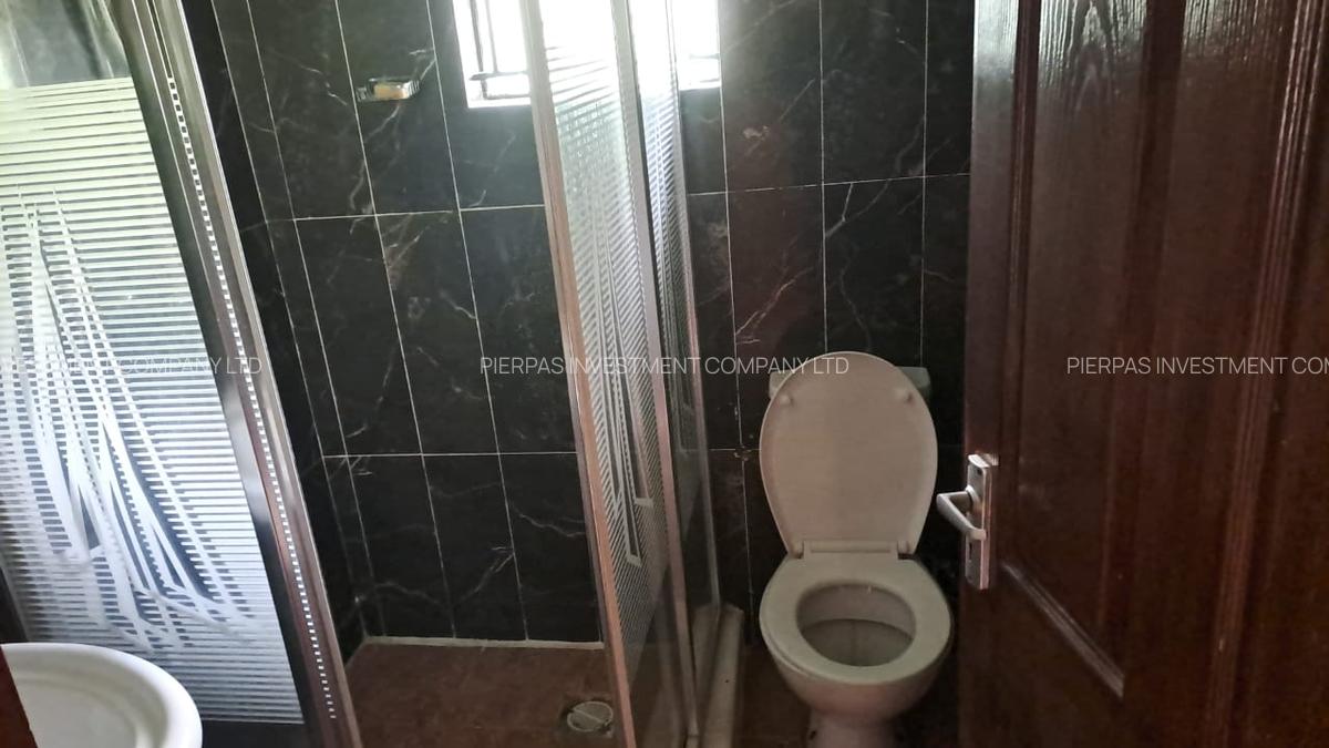 5 Bed Townhouse with En Suite in Runda - 19