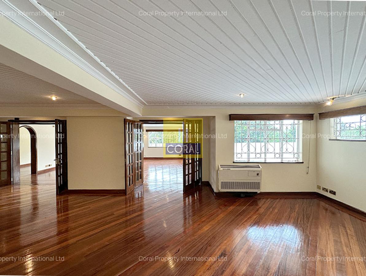 4 Bed House in Lavington - 7