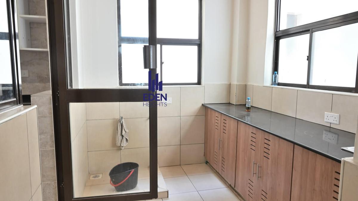 3 Bed Apartment with En Suite in General Mathenge - 5