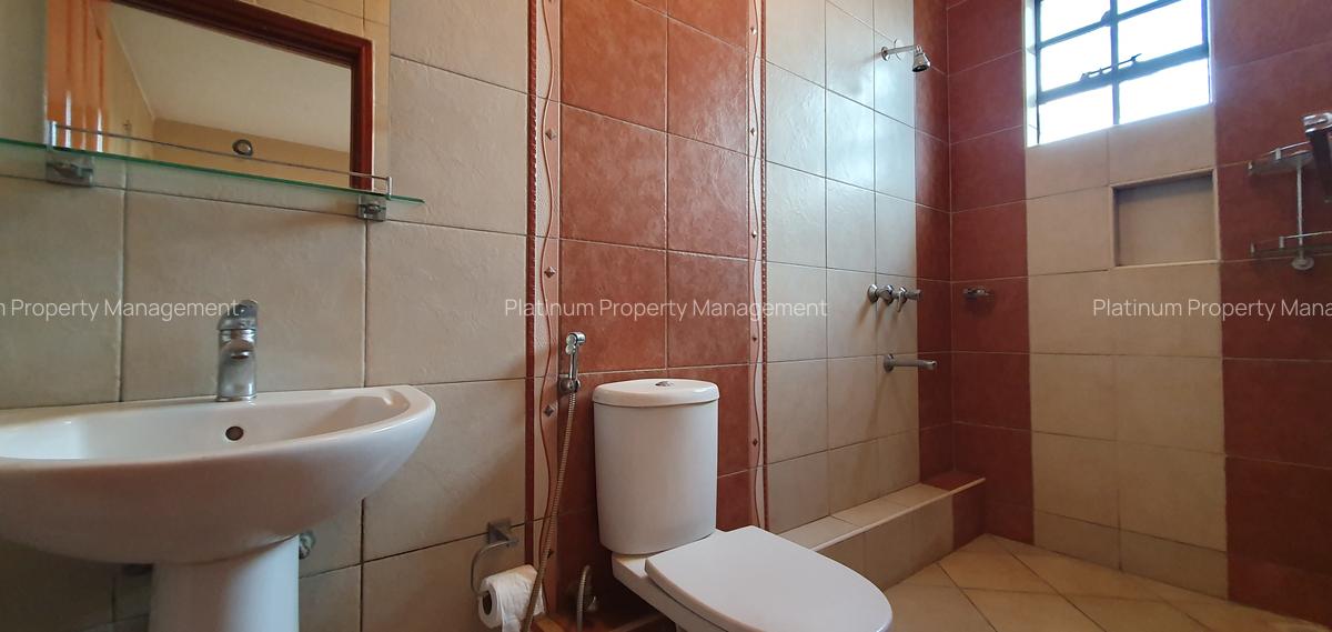 4 Bed Apartment with En Suite at 2Nd Parklands Avenue - 14