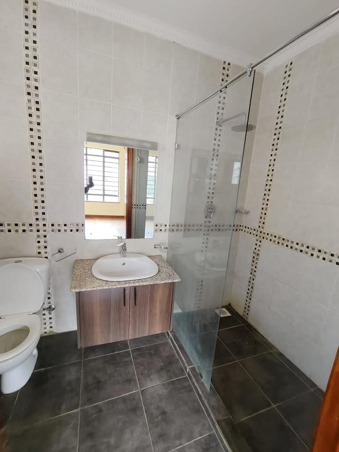 5 Bed Villa with En Suite at Lavington - 18