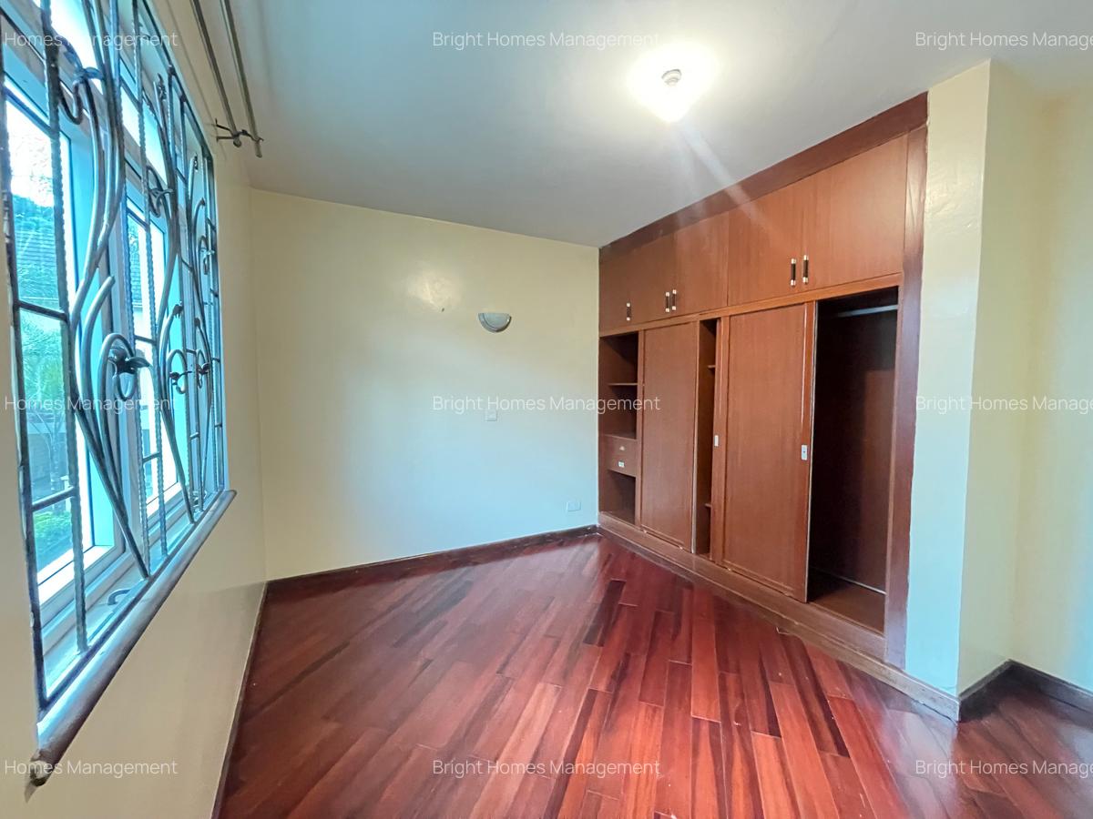 5 Bed Townhouse with En Suite in Lavington - 7