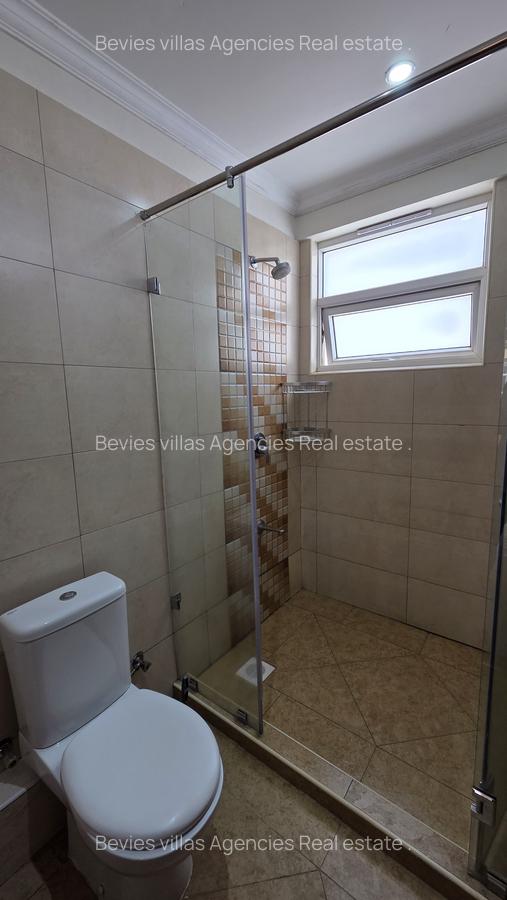 4 Bed Apartment with En Suite at Parklands - 18