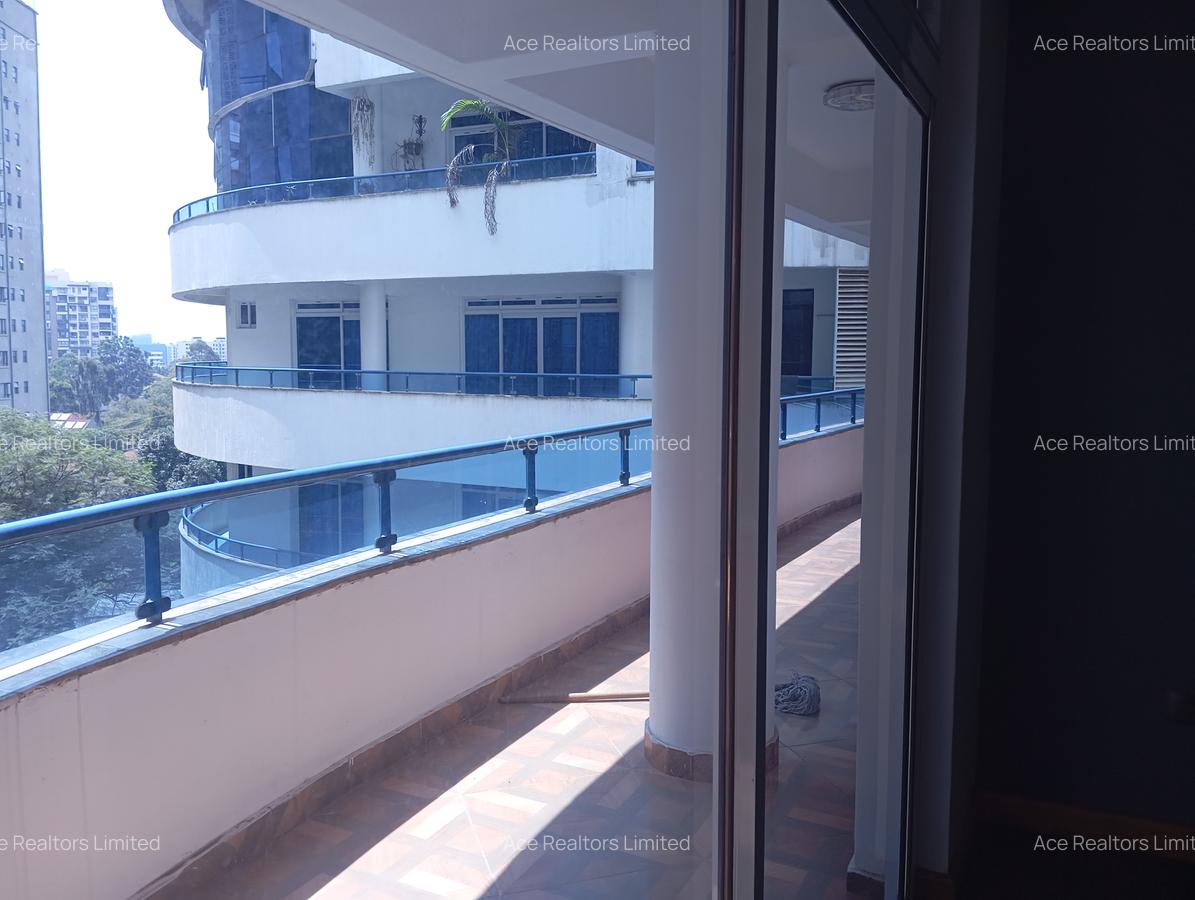 4 Bed Apartment with En Suite at Siaya Road - 4