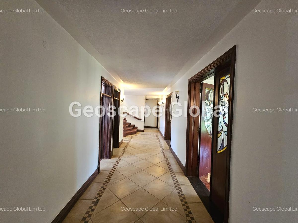 5 Bed House with En Suite in Runda - 19