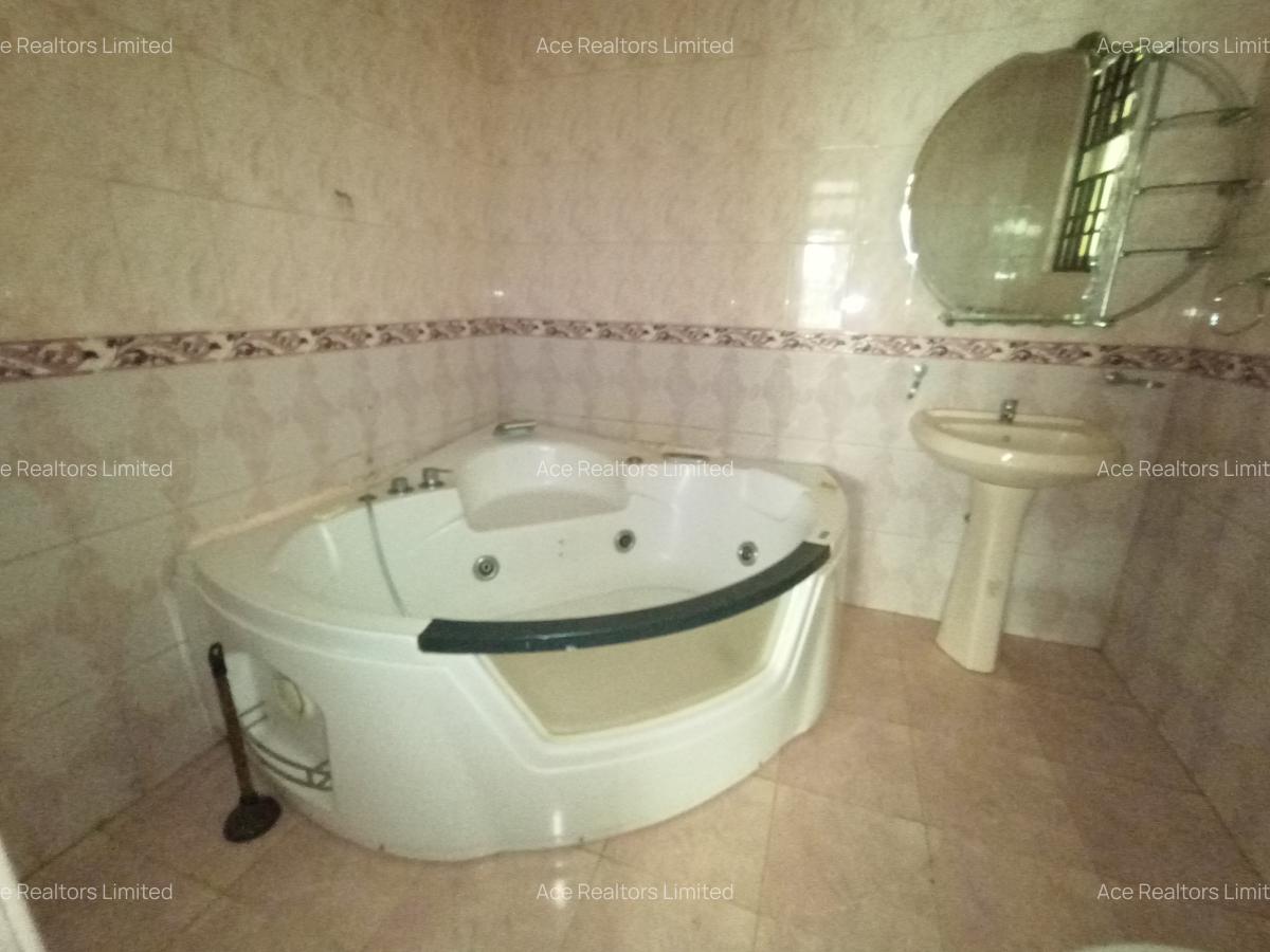 3 Bed Apartment with En Suite at Off Rhapta Road - 10