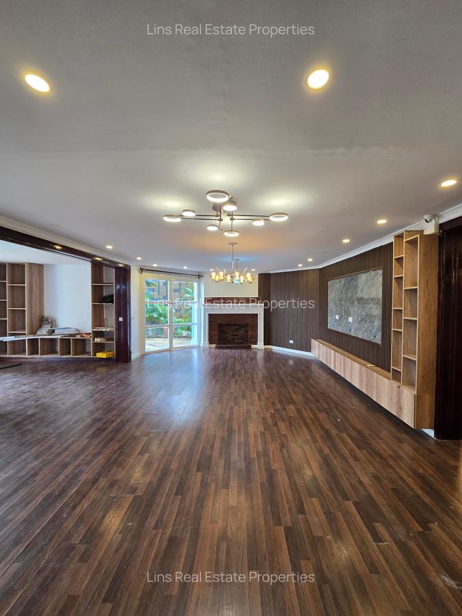 5 Bed House with En Suite in Runda - 19