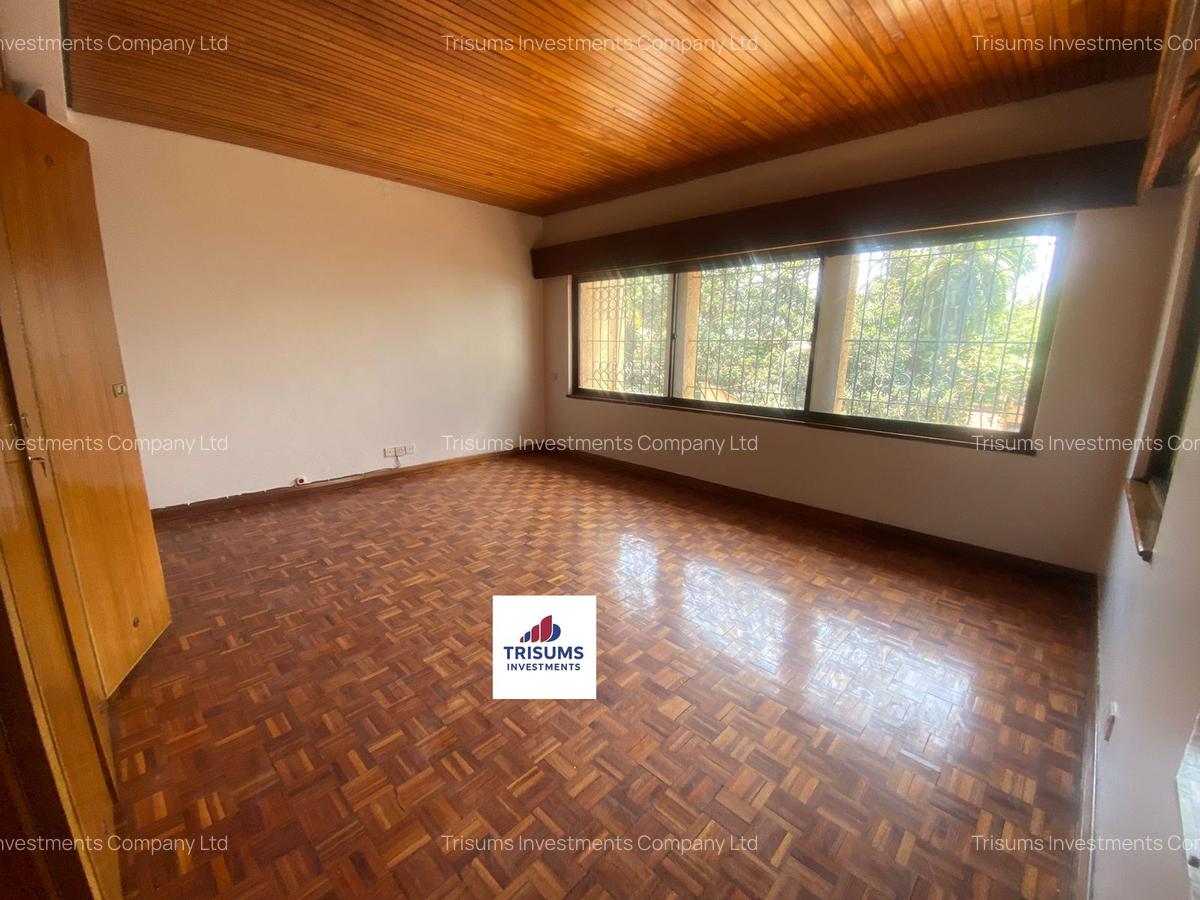 5 Bed Villa with En Suite at Prp7+494 - 3