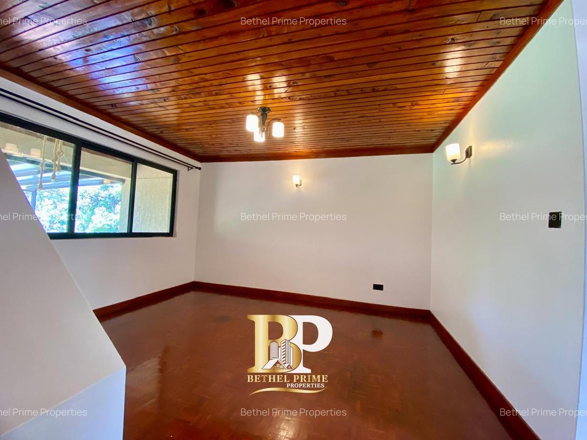 4 Bed House with En Suite at Loresho Crescent - 9