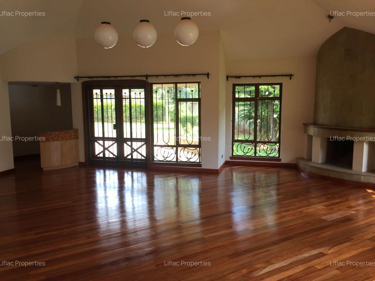 5 Bed House with En Suite in Runda - 14