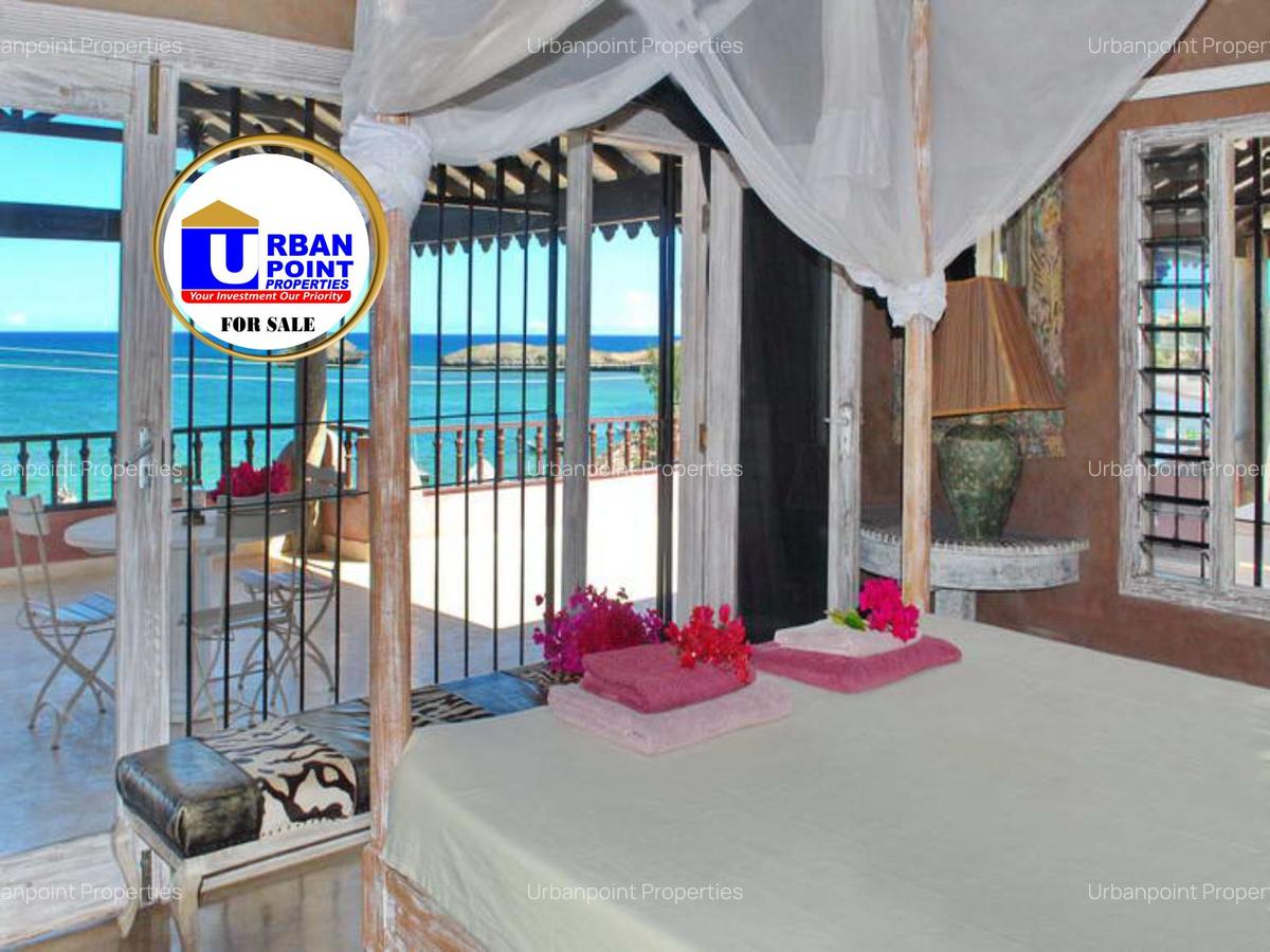 6 Bed Villa with En Suite in Watamu - 16
