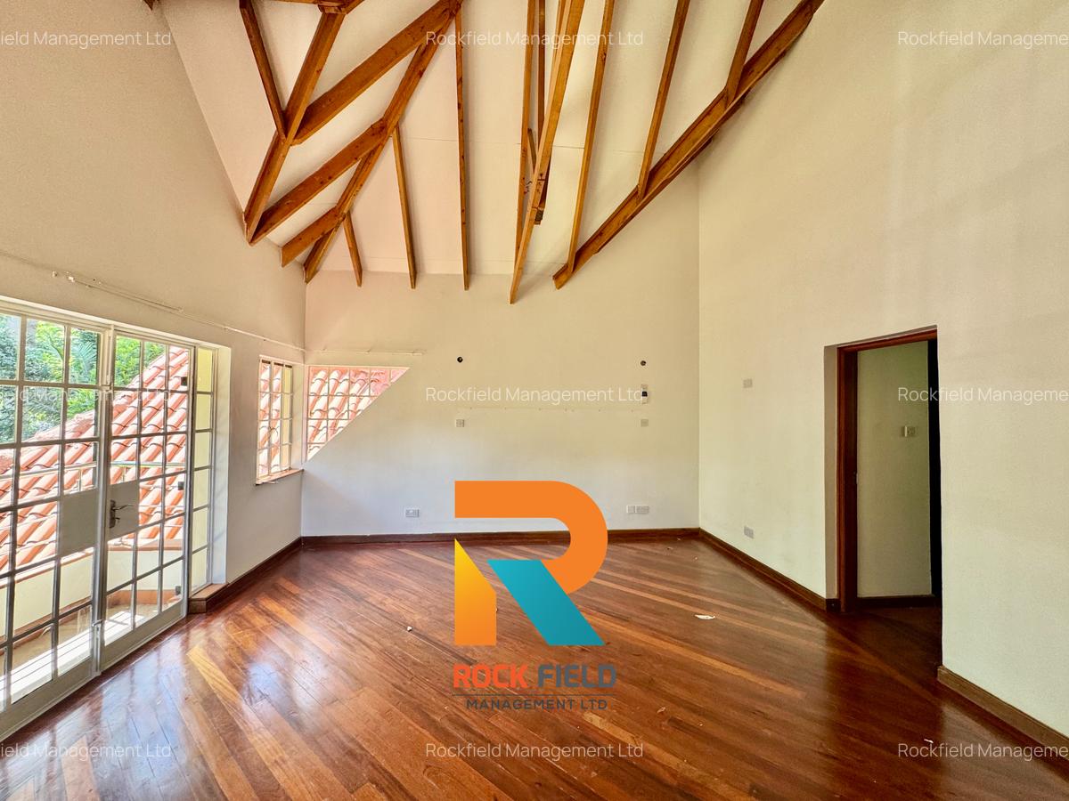 5 Bed Townhouse with En Suite in Rosslyn - 11