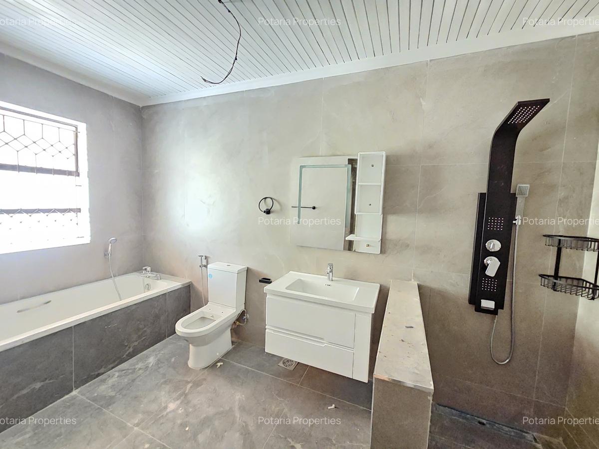 5 Bed House with En Suite in Runda - 13