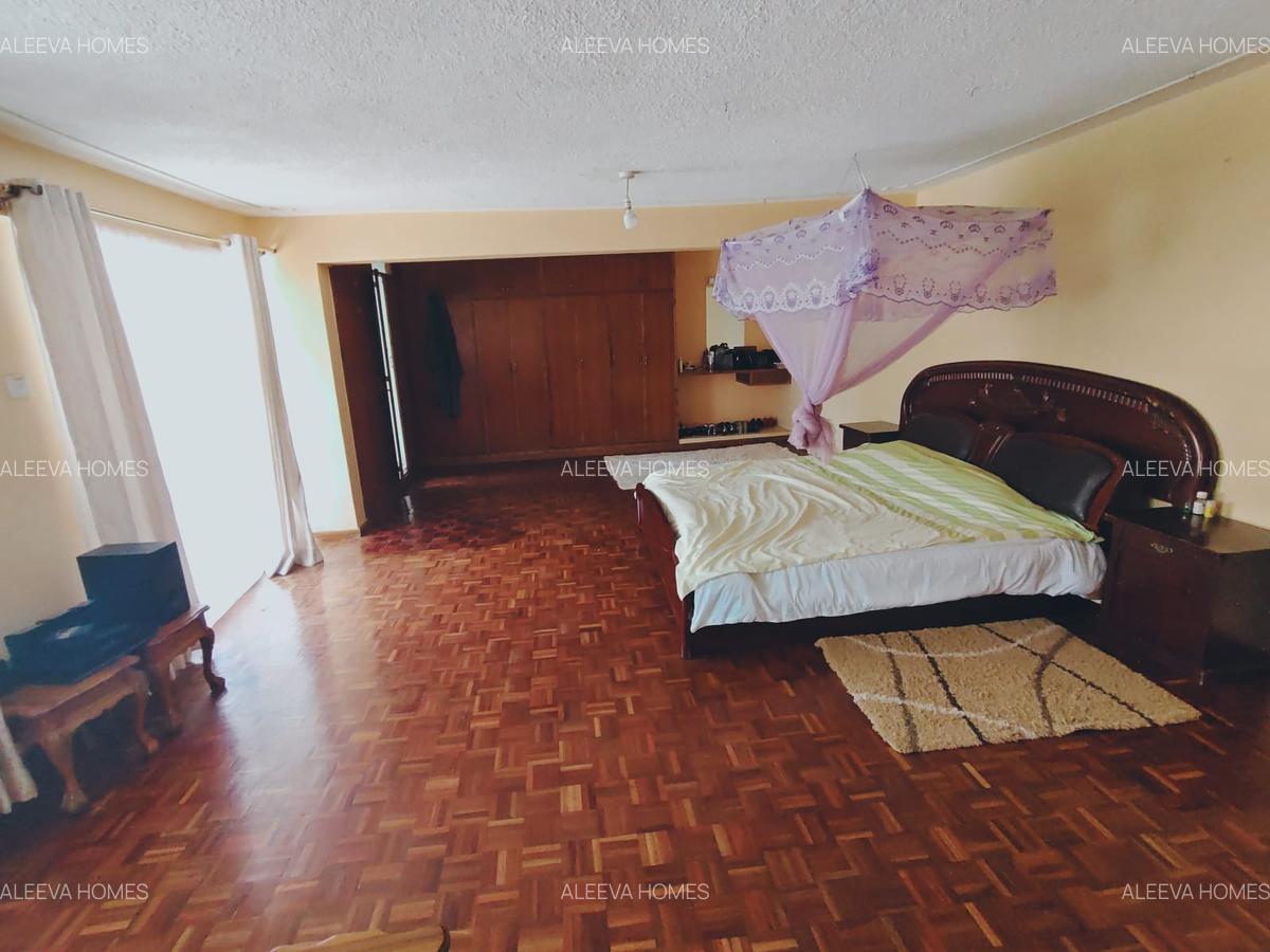 6 Bed Villa with En Suite in Lavington - 9