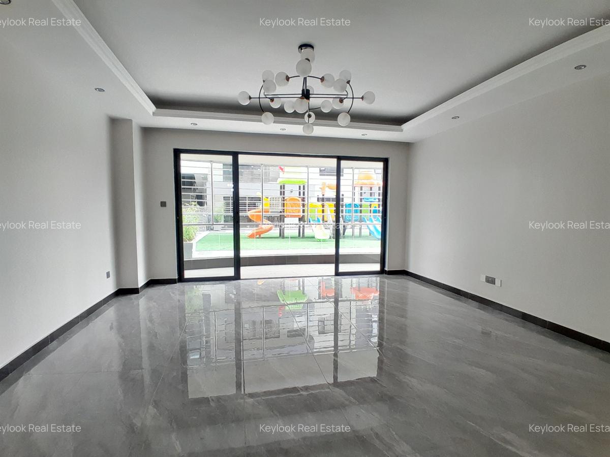 4 Bed Apartment with En Suite at Othaya Road - 8