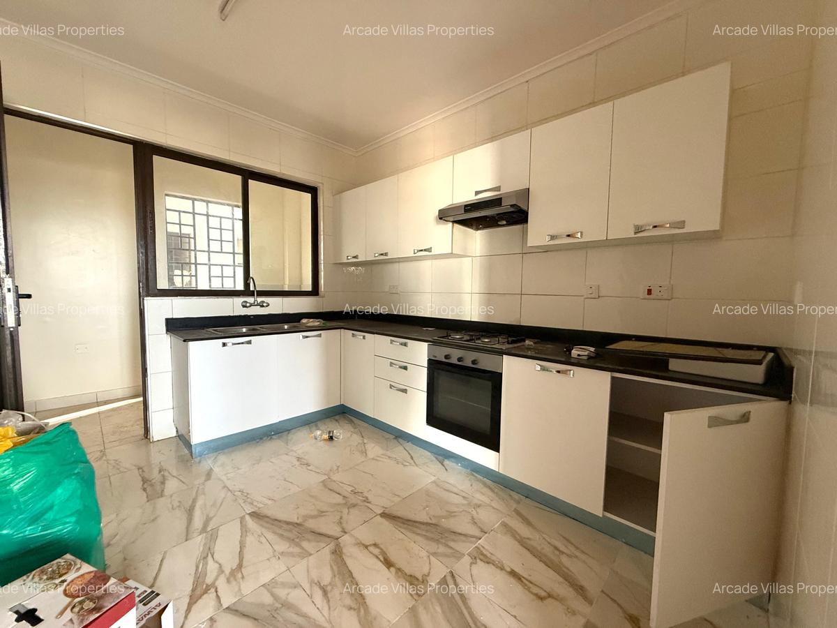 Serviced 2 Bed Apartment with En Suite in Kilimani - 3