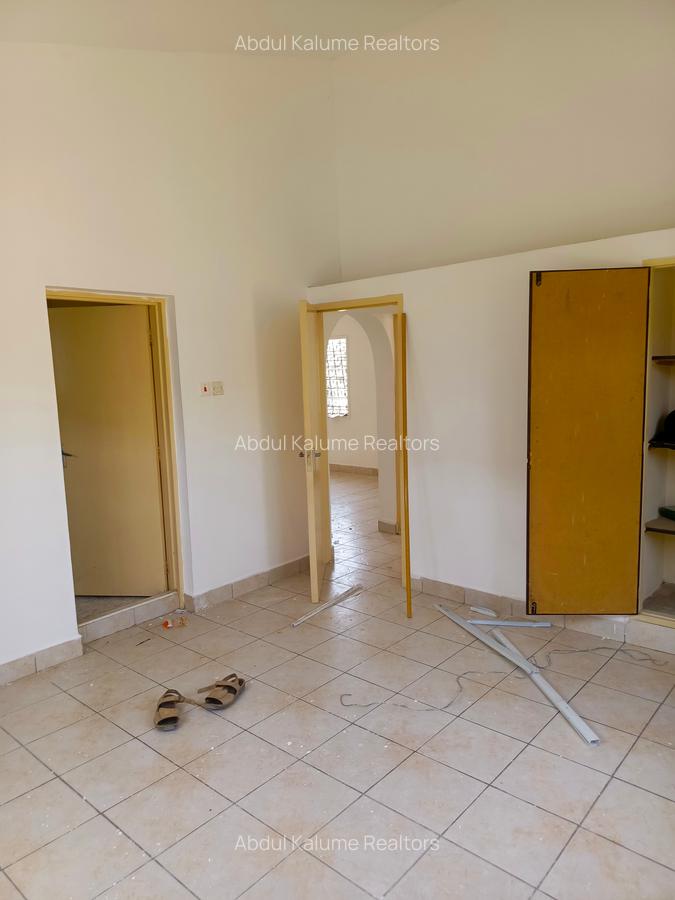 2 Bed House with En Suite at Bamburi - 12