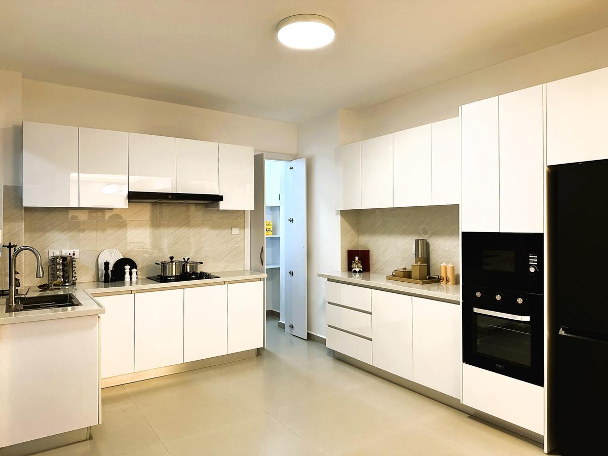 3 Bed Apartment with En Suite at Lavington