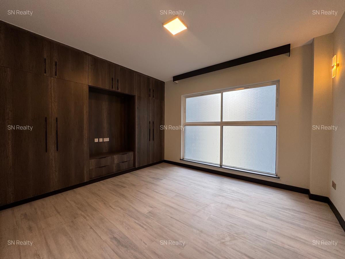 2 Bed Apartment with En Suite in Riverside - 13