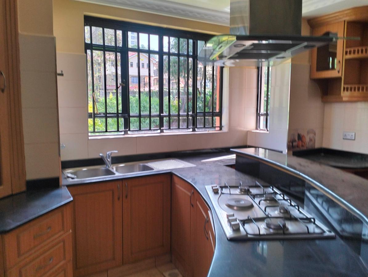 4 Bed Townhouse with En Suite in Lavington - 6