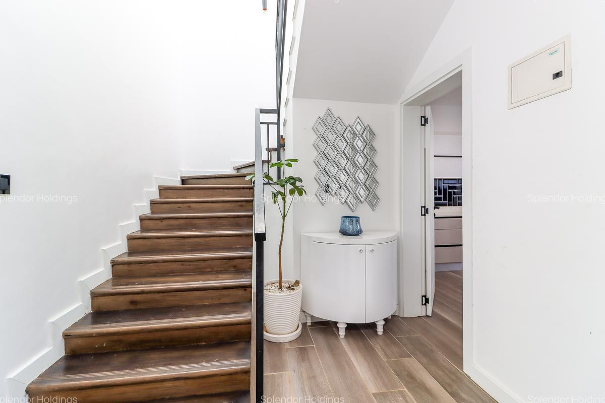 4 Bed Townhouse with En Suite in South C - 7