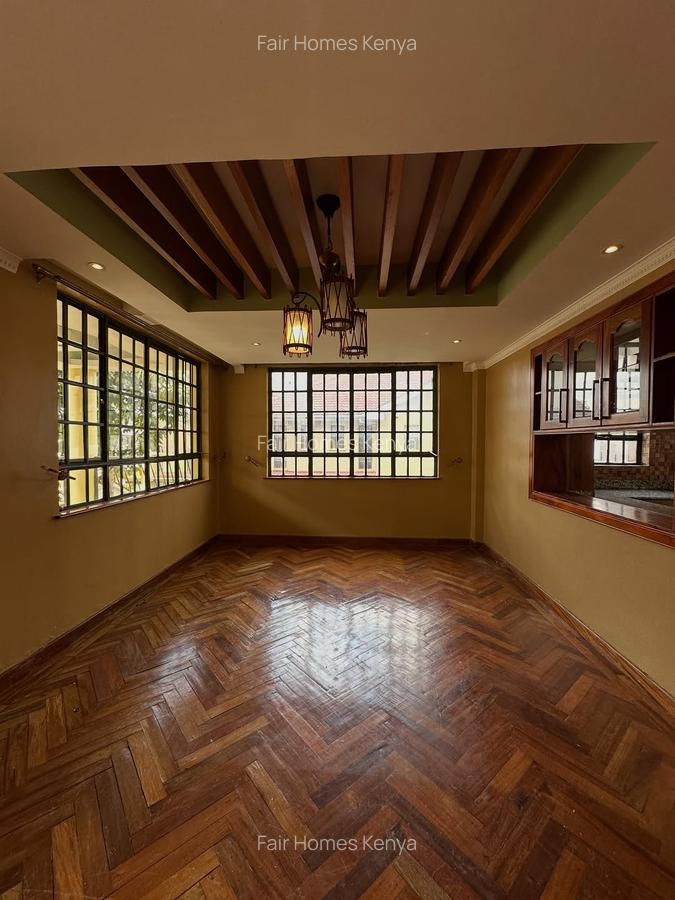 6 Bed Townhouse with En Suite at Othaya Road - 2