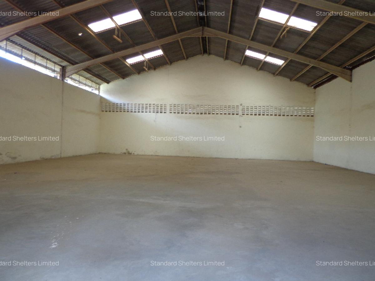 4,500 ft² Warehouse with Backup Generator in Industrial Area - 19