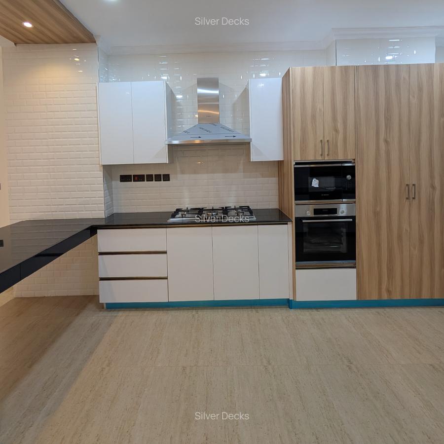 8 Bed Apartment with En Suite in Spring Valley - 16