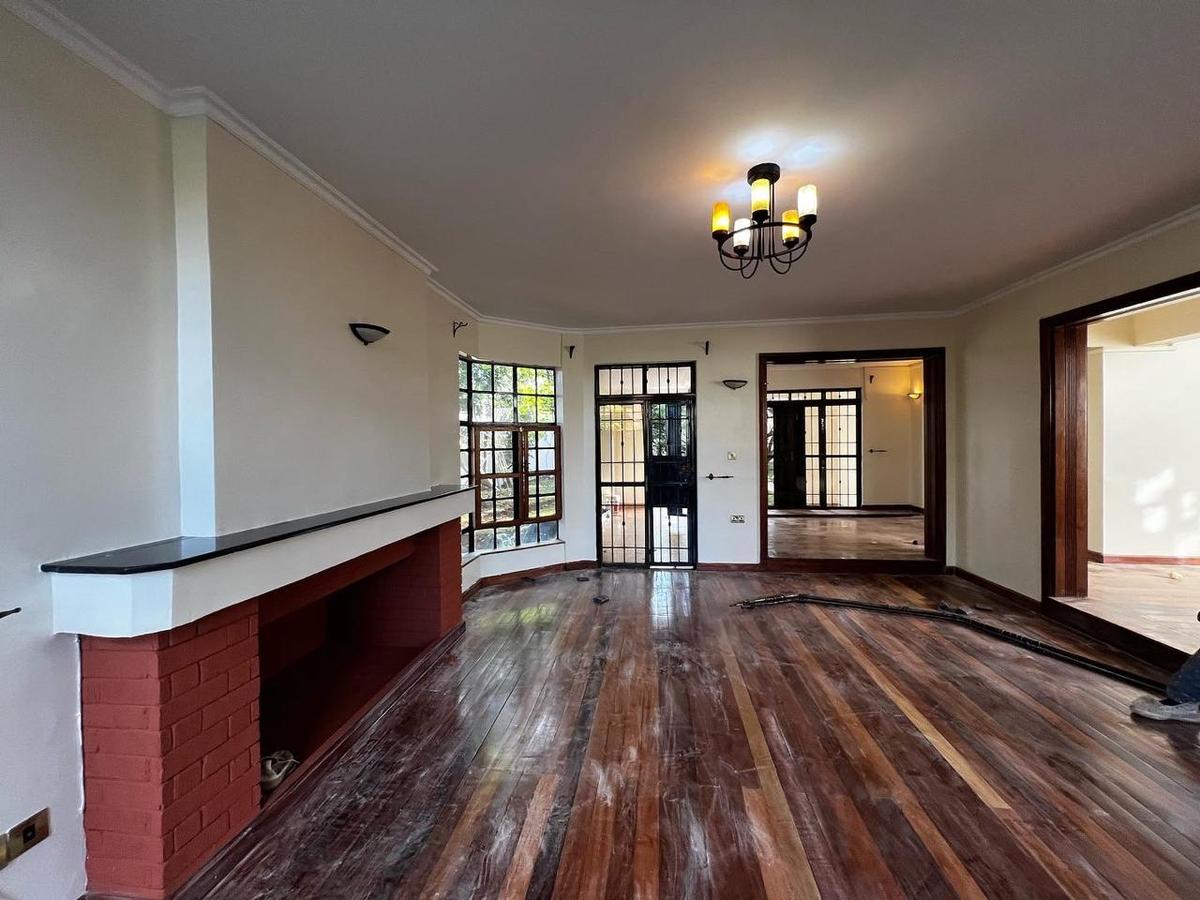 4 Bed Villa with Garden in Runda - 8