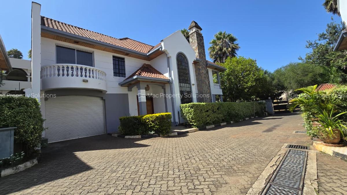 4 Bed House with En Suite in Lavington - 7