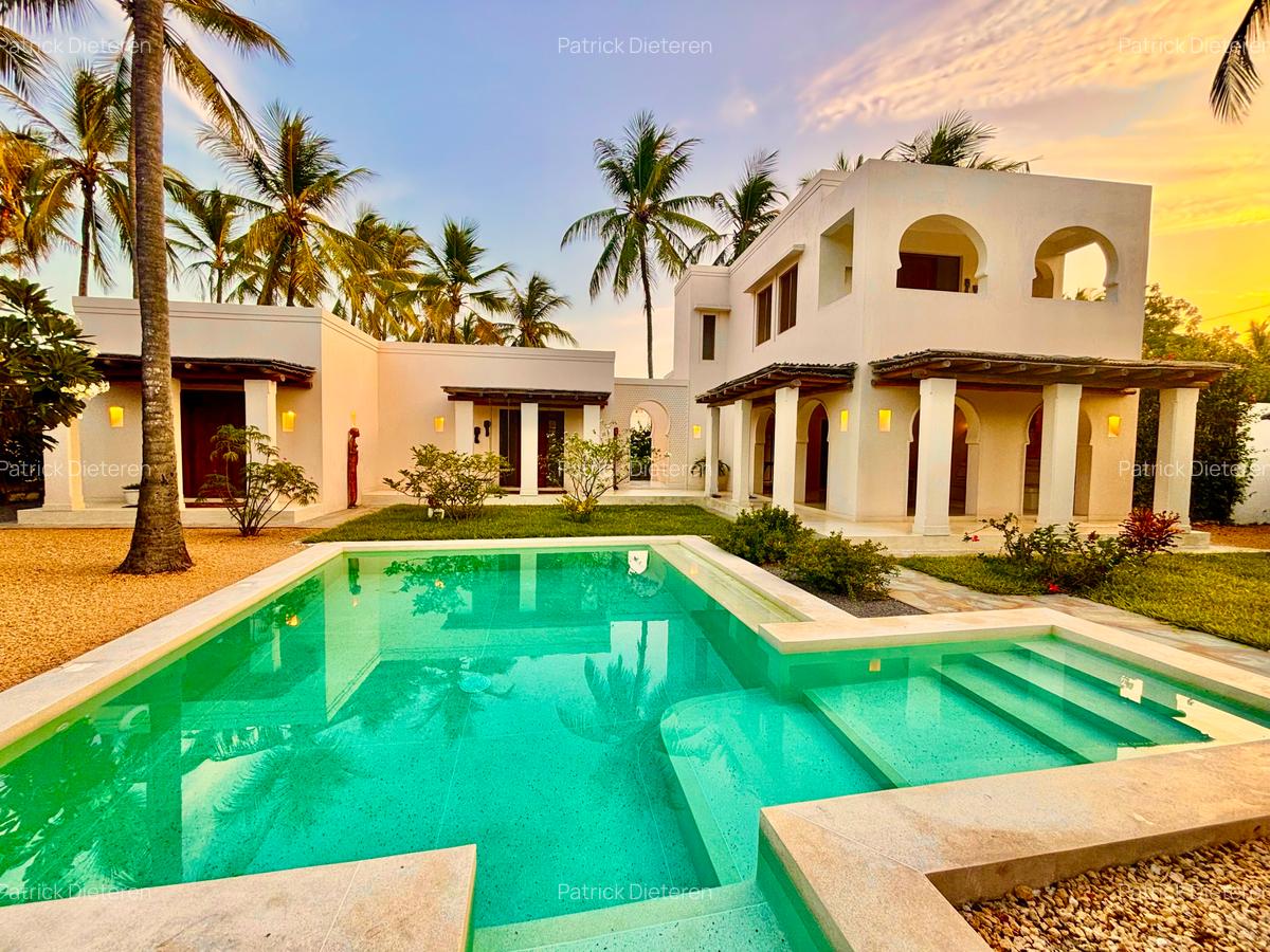 3 Bed Villa with En Suite at Off Turtle Bay Road - 4