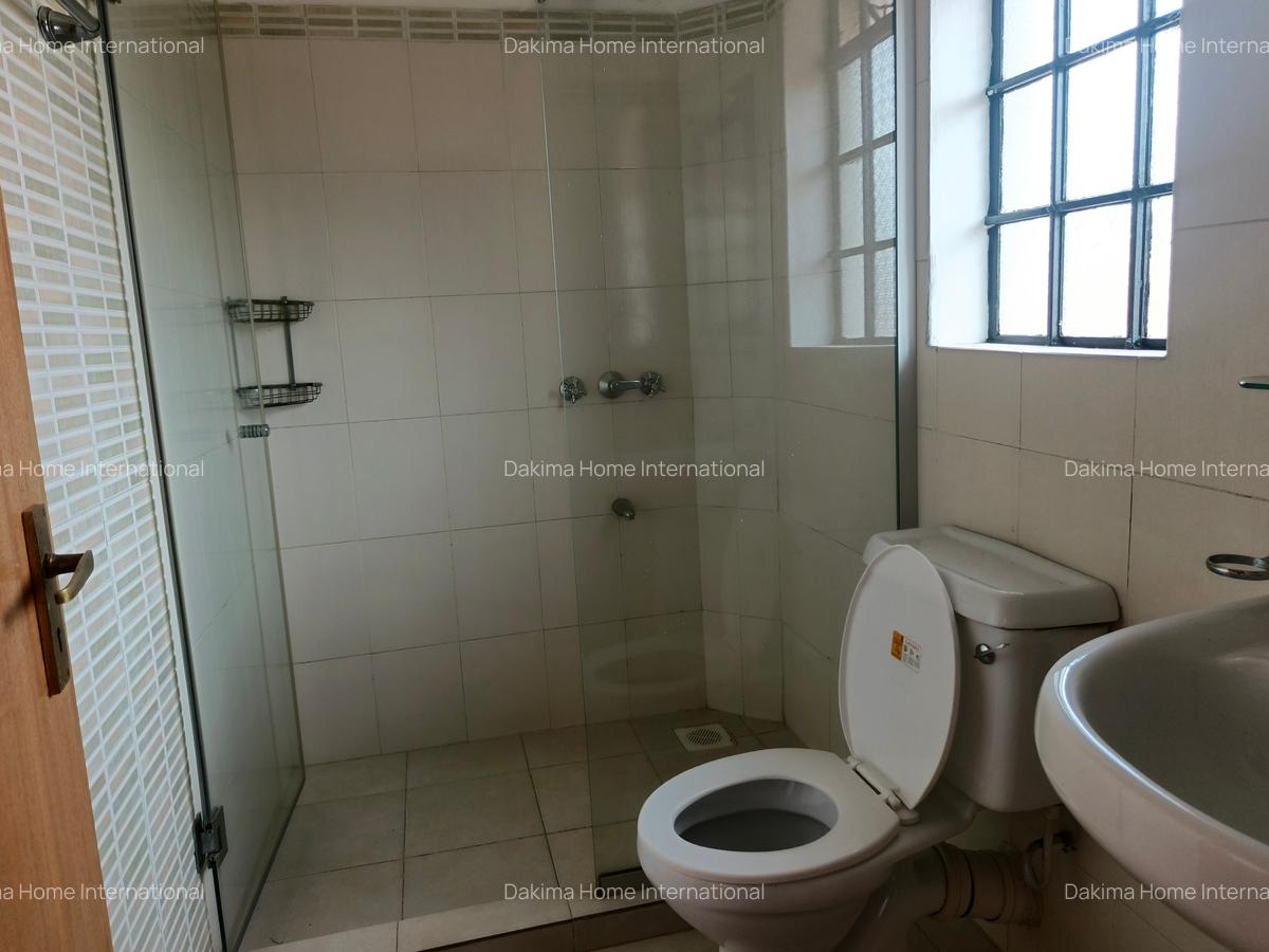 5 Bed Townhouse with En Suite in Runda - 15