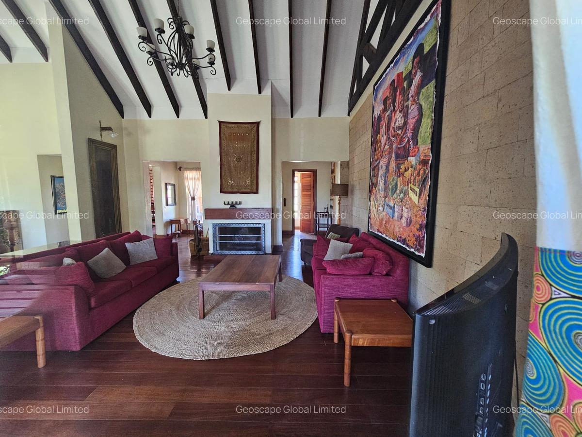 4 Bed House with En Suite in Runda - 3