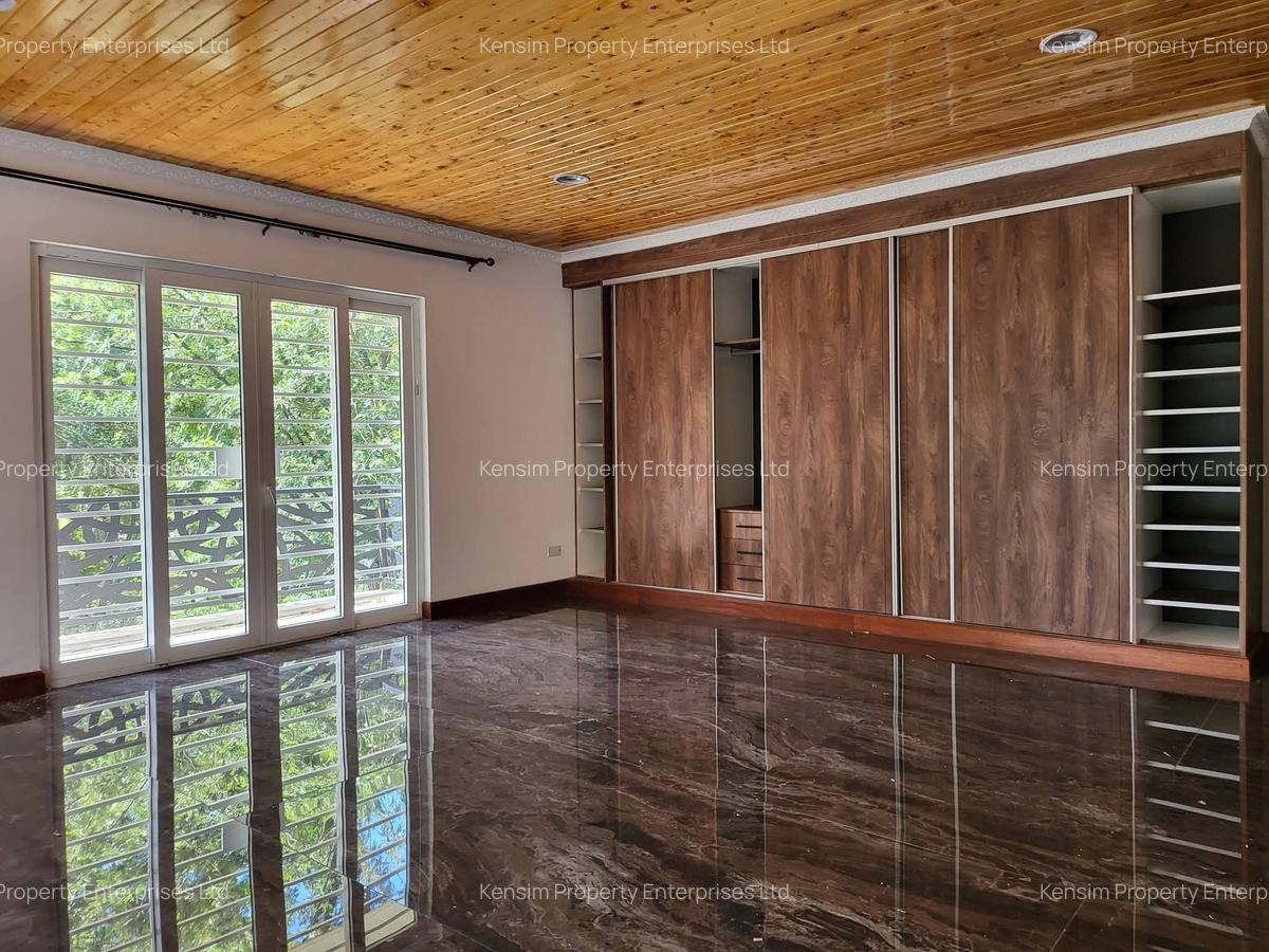 5 Bed Townhouse with En Suite in Rosslyn - 4