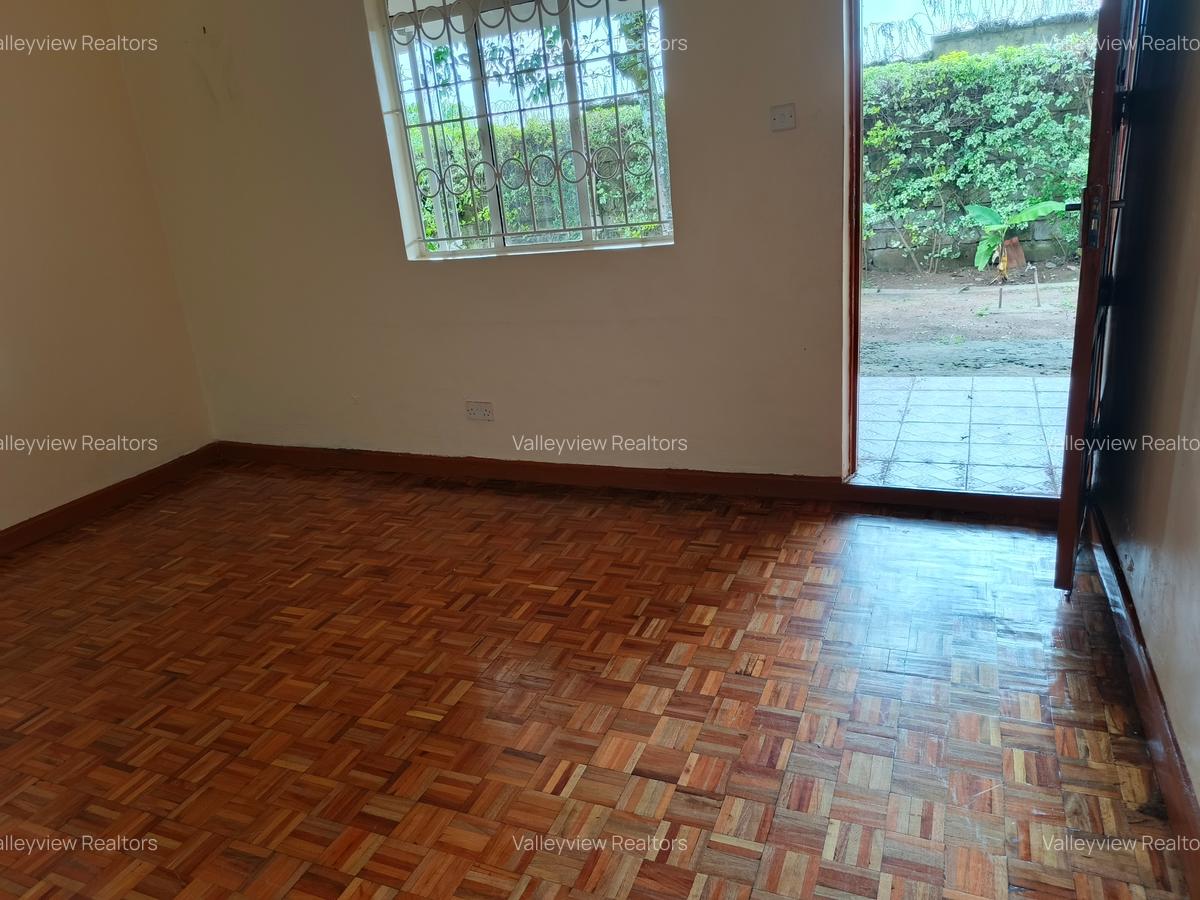 1 Bed Villa with En Suite at Lavington - 16