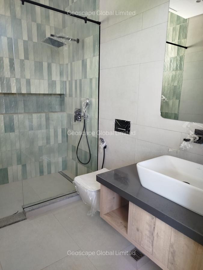 5 Bed House with En Suite in Spring Valley - 15